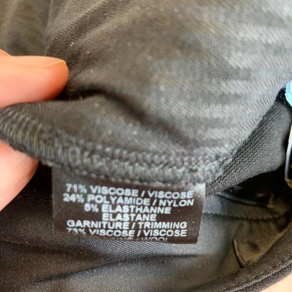 Barbara BUI black crepe & gold waist trim pleated - Picture 6 of 10